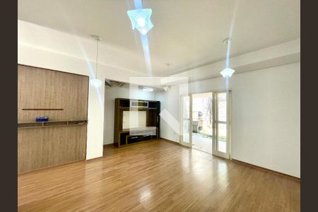 Sala de casa de condomínio para alugar com 3 quartos, 106m² em Medeiros, Jundiaí