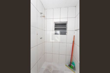 Banheiro de casa para alugar com 1 quarto, 55m² em Taboão, Diadema