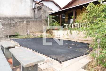 Piscina de casa à venda com 3 quartos, 214m² em Definir Em Campo, Contagem