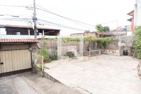 Quintal de casa à venda com 3 quartos, 214m² em Definir Em Campo, Contagem