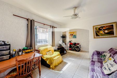 Casa à venda com 167m², 3 quartos e 2 vagasSala