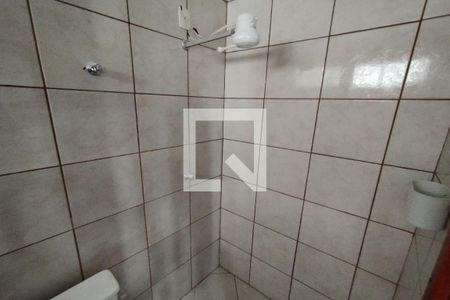 Banheiro Social de kitnet/studio para alugar com 1 quarto, 29m² em Recanto Cruzeiro do Sul, Ribeirão Preto