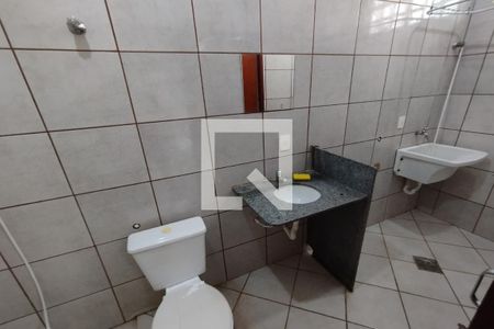 Banheiro de kitnet/studio para alugar com 1 quarto, 28m² em Recanto Cruzeiro do Sul, Ribeirão Preto