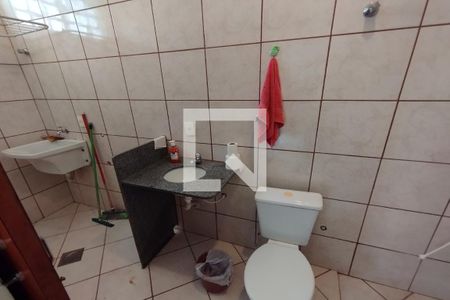 Banheiro Social de kitnet/studio para alugar com 1 quarto, 28m² em Recanto Cruzeiro do Sul, Ribeirão Preto