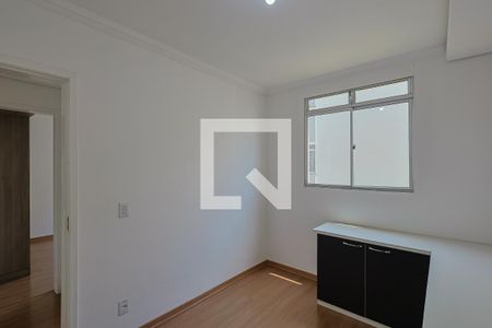 Quarto 1 de apartamento para alugar com 2 quartos, 45m² em Cabral, Contagem