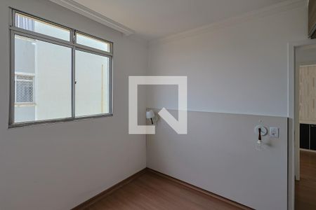 Quarto 2 de apartamento para alugar com 2 quartos, 45m² em Cabral, Contagem