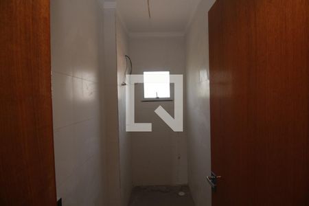 Banheiro de apartamento à venda com 2 quartos, 43m² em Vila Carrão, São Paulo