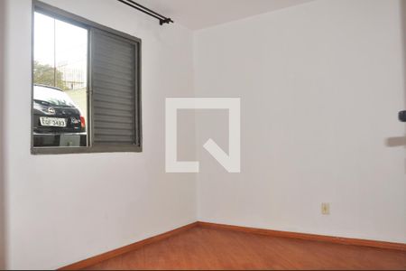 Detalhe - Quarto 01 de apartamento para alugar com 3 quartos, 64m² em Vila Palmeiras, São Paulo