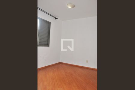 Detalhe - Quarto 01 de apartamento para alugar com 3 quartos, 64m² em Vila Palmeiras, São Paulo