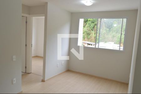 Sala de apartamento para alugar com 2 quartos, 44m² em Pechincha, Rio de Janeiro