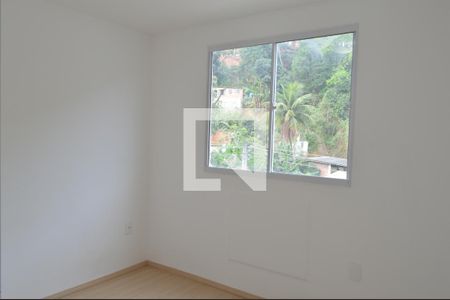 Quarto 1 de apartamento para alugar com 2 quartos, 44m² em Pechincha, Rio de Janeiro