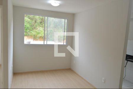 Sala de apartamento para alugar com 2 quartos, 44m² em Pechincha, Rio de Janeiro