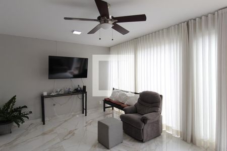 Sala de TV de casa à venda com 4 quartos, 212m² em São Luiz, Belo Horizonte