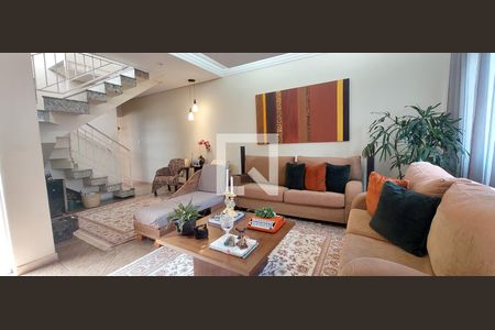 Sala de casa à venda com 3 quartos, 199m² em Vila Gilda, Santo André