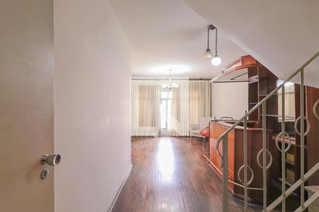 Sala de casa à venda com 6 quartos, 218m² em Ferreira, São Paulo