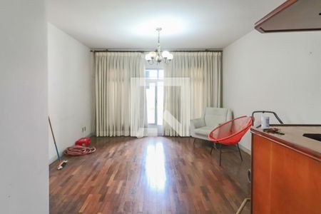 Sala de casa à venda com 6 quartos, 218m² em Ferreira, São Paulo