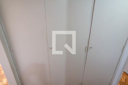 Corredor de apartamento para alugar com 3 quartos, 85m² em Laranjeiras, Rio de Janeiro