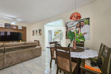 Sala de casa para alugar com 3 quartos, 131m² em Itapema, Guarujá