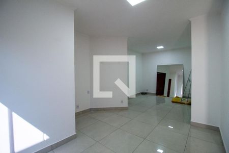 Sala 2 de casa de condomínio para alugar com 2 quartos, 185m² em Jardim Ibiti do Paco, Sorocaba