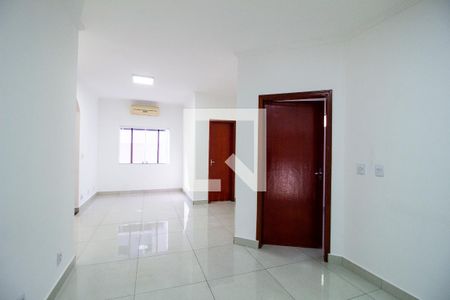 Sala 2 de casa de condomínio para alugar com 2 quartos, 185m² em Jardim Ibiti do Paco, Sorocaba