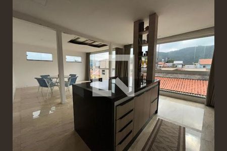 Casa à venda com 5 quartos, 210m² em Piratininga, Niterói