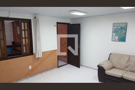 Casa à venda com 3 quartos, 220m² em Maravista, Niterói