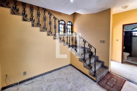 Sala de casa para alugar com 4 quartos, 276m² em Maria Paula, São Gonçalo