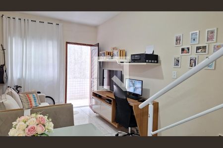 Sala de casa para alugar com 2 quartos, 62m² em Guilhermina, Praia Grande