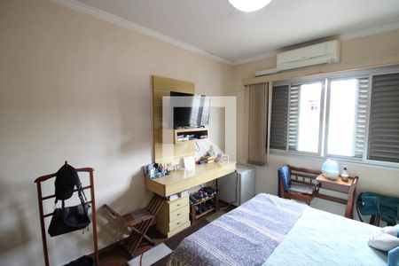 Quarto 1 de casa para alugar com 3 quartos, 160m² em Parque São Domingos, São Paulo