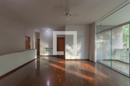 Sala 3 de casa à venda com 5 quartos, 400m² em São Luiz, Belo Horizonte