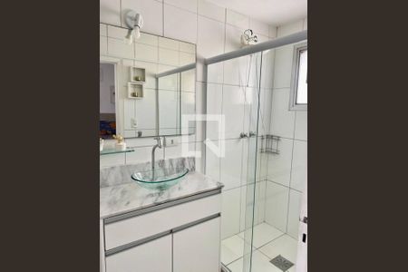 Banheiro de apartamento à venda com 1 quarto, 47m² em Centro, Campinas