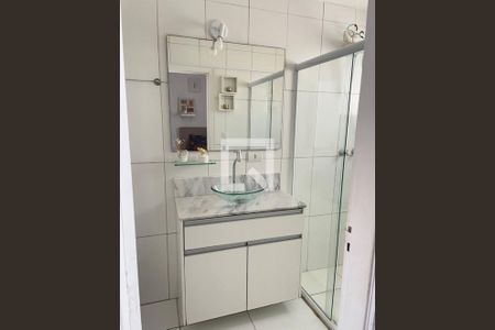 Banheiro de apartamento à venda com 1 quarto, 47m² em Centro, Campinas