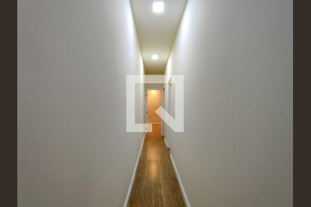 Corredor de apartamento à venda com 2 quartos, 80m² em Grajaú, Rio de Janeiro