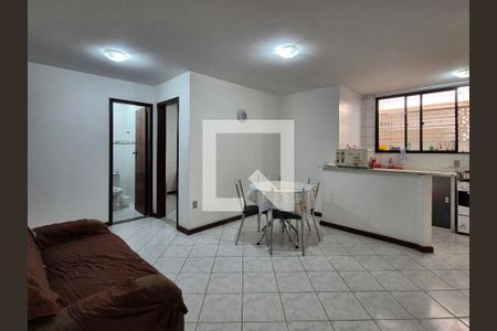 Sala de apartamento para alugar com 1 quarto, 45m² em Recreio dos Bandeirantes, Rio de Janeiro