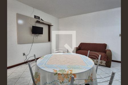 Sala de apartamento para alugar com 1 quarto, 45m² em Recreio dos Bandeirantes, Rio de Janeiro