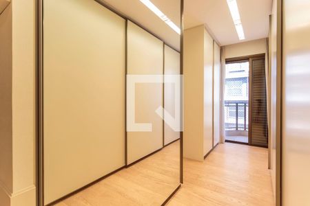 Corredor - Closet de apartamento à venda com 2 quartos, 200m² em Itaim Bibi, São Paulo