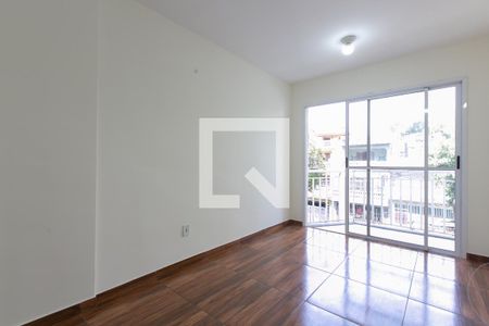 Sala de apartamento para alugar com 3 quartos, 70m² em Vila Carmosina, São Paulo