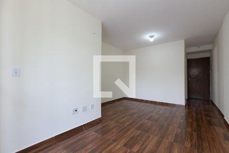 Sala de apartamento para alugar com 3 quartos, 70m² em Vila Carmosina, São Paulo