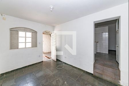 Sala de casa para alugar com 1 quarto, 45m² em Carlos Prates, Belo Horizonte