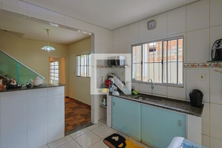 Cozinha de casa à venda com 3 quartos, 149m² em Tupi B, Belo Horizonte