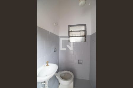 Banheiro de casa de condomínio para alugar com 1 quarto, 38m² em Vila Guilherme, São Paulo