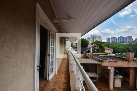 Varanda de casa à venda com 4 quartos, 500m² em Vila Sonia, São Paulo