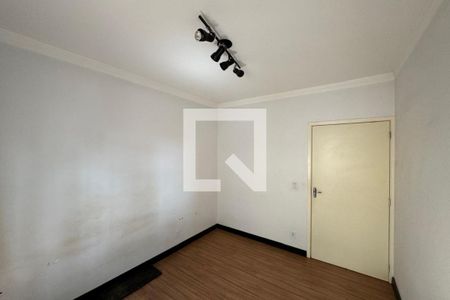 Dormitório 01 de apartamento para alugar com 2 quartos, 45m² em Subsetor Norte - 7 (n-7), Ribeirão Preto