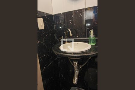 Casa de condomínio à venda com 177m², 3 quartos e 2 vagas Casa de condomínio à venda com 177m², 3 quartos e 2 vagasLavabo