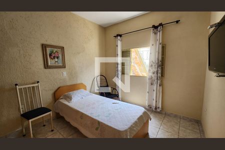 Casa à venda com 250m², 3 quartos e 3 vagas Casa à venda com 250m², 3 quartos e 3 vagasSala/quarto casa 2