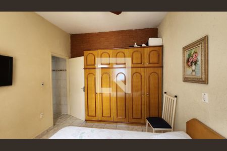 Casa à venda com 250m², 3 quartos e 3 vagas Casa à venda com 250m², 3 quartos e 3 vagasSala/quarto casa 2