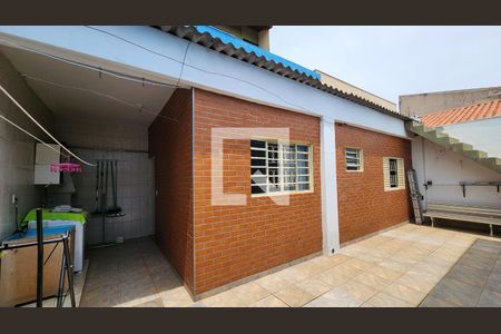 Casa à venda com 250m², 3 quartos e 3 vagas Casa à venda com 250m², 3 quartos e 3 vagasÁrea Externa