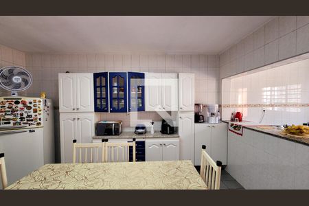 Casa à venda com 250m², 3 quartos e 3 vagas Casa à venda com 250m², 3 quartos e 3 vagasCozinha