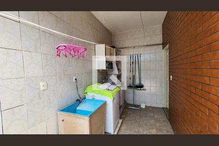 Casa à venda com 250m², 3 quartos e 3 vagas Casa à venda com 250m², 3 quartos e 3 vagasÁrea de Serviço