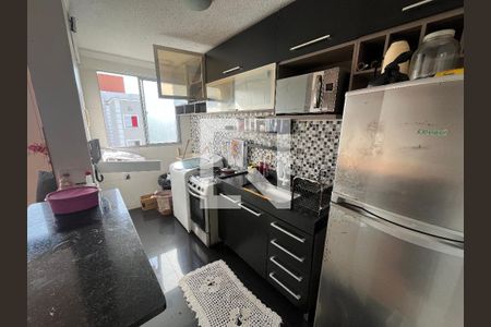 Cozinha e Área de Serviço de apartamento para alugar com 2 quartos, 48m² em Parque Santa Rosa, Suzano